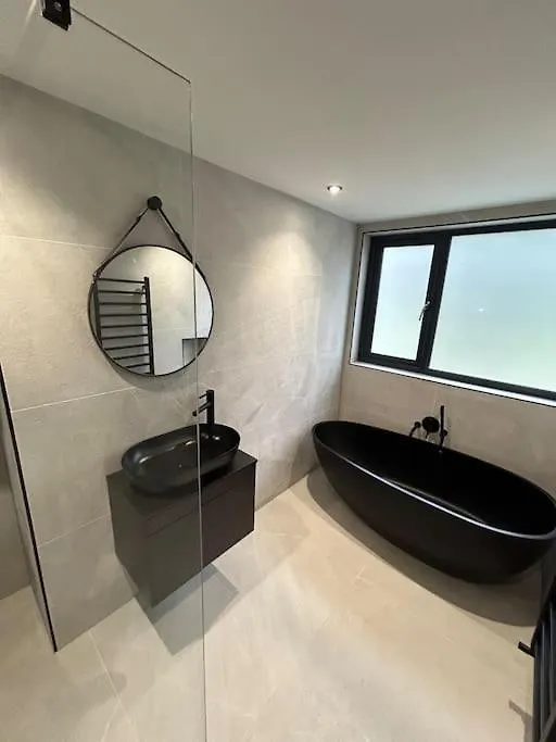 Spacious & Modern House Sleeps 8 York Casa de Férias