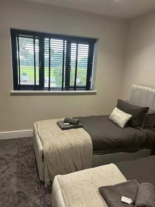 Spacious & Modern House Sleeps 8 York 0*,  Regno Unito